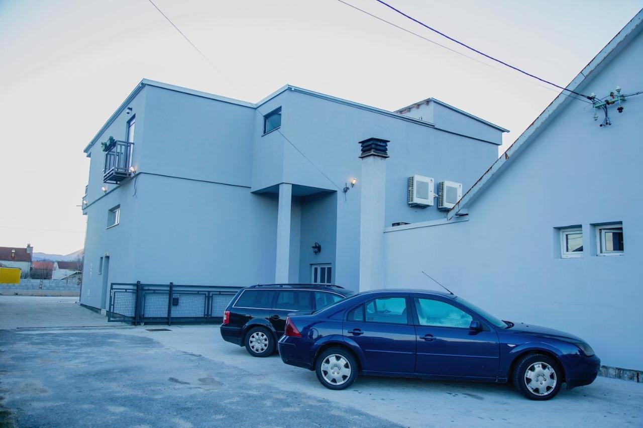 Mark'S Palace Nikšić Εξωτερικό φωτογραφία